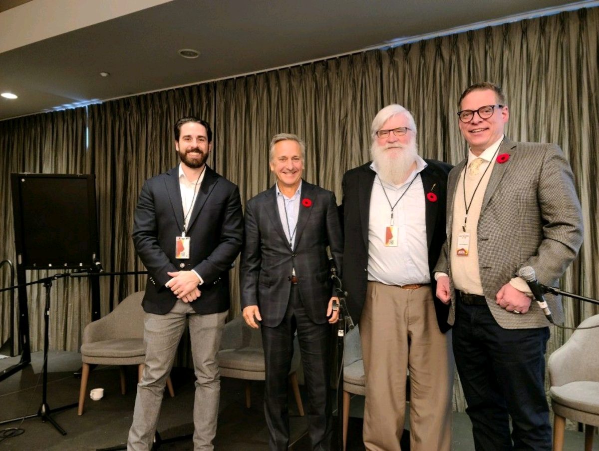 Cole with James Cumming, David Dorward and Jon Dziadyk